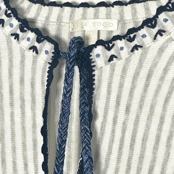 Lisa Todd Grey Striped 3/4 Sleeve Cotton Sweater. Blue Embroidery. Size Small - Picture 4 of 6